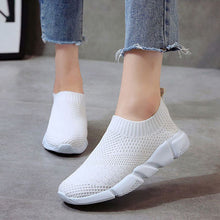 Load image into Gallery viewer, Women Shoes 2019 New Flyknit Sneakers Women Breathable Slip On Flat Shoes Soft Bottom White Sneakers Casual Women Flats Krasovki
